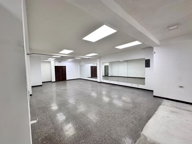Venta de Edificio Comercial con 340 m2 en San José Centro