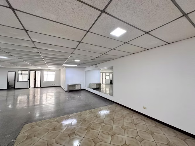 Venta de Edificio Comercial con 340 m2 en San José Centro