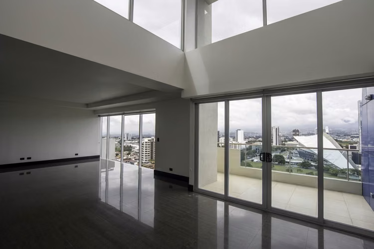 Venta de Pent-House en Mata Redonda, San José, Condominio Sabana Real