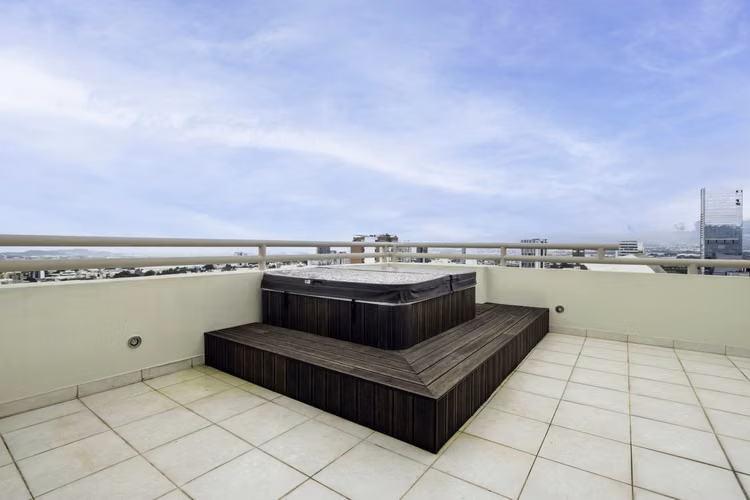 Venta de Pent-House en Mata Redonda, San José, Condominio Sabana Real