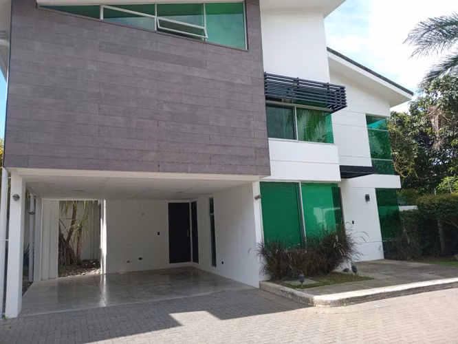 Alquiler casa de Lujo en Condominio Atypik – Jaboncillo, Escazú
