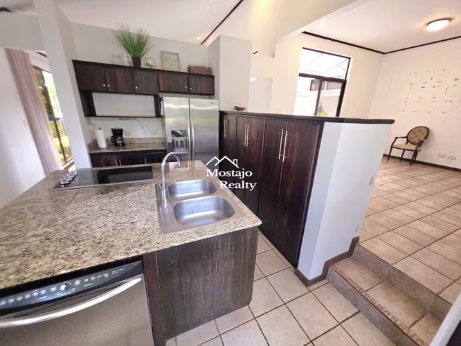 Venta de casa esquinera,  una planta en Condominio, Santa Ana - Imagen 13