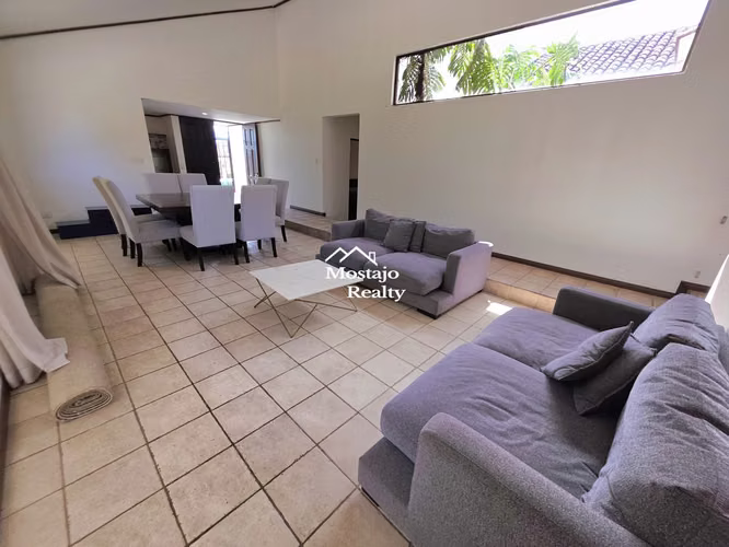 Venta de casa esquinera,  una planta en Condominio, Santa Ana - Imagen 2
