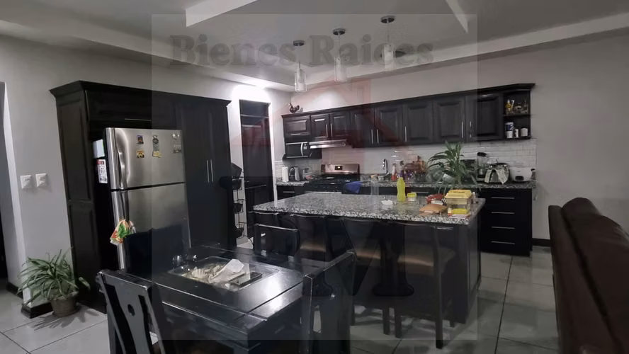 Casa en Residencial en Mercedes Norte de Heredia !!! - Imagen 3