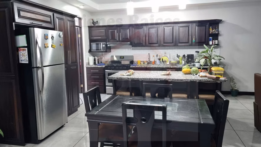 Casa en Residencial en Mercedes Norte de Heredia !!! - Imagen 12