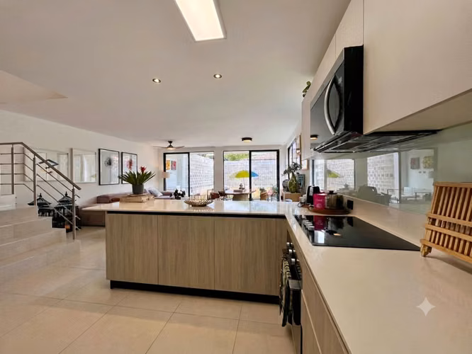 Casa en Venta o Alquiler en Lindora