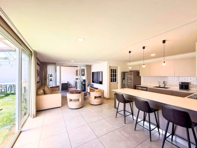Casa en venta en Guachipelín 310, Escazú | 232 m²