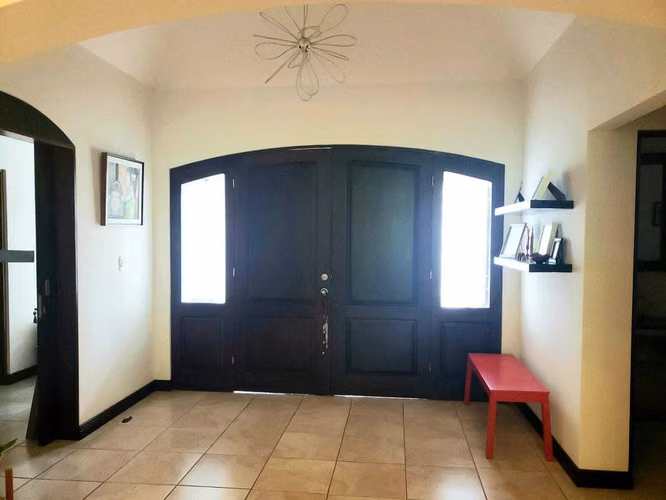 Casa de Lujo en Venta en Pozos de Santa Ana