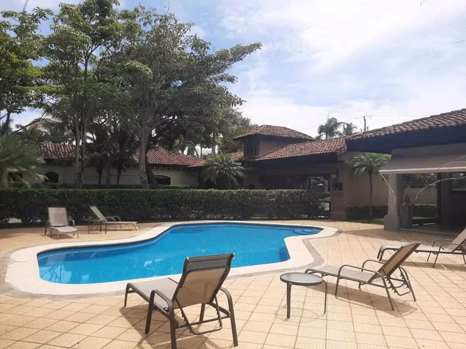 Casa de Lujo en Venta en Pozos de Santa Ana
