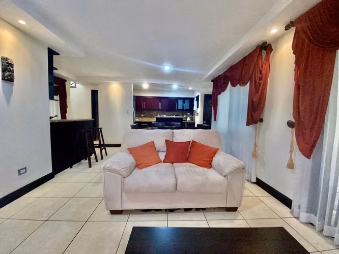 ALQUILER DE CASA EN RESIDENCIAL AMUEBLADA - SANTA ANA