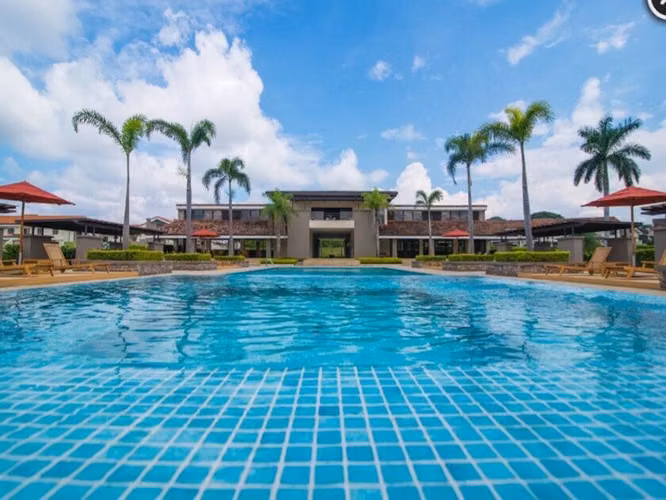 PRE-VENTA DE CASAS EN CONDOMINIO PARQUES DEL SOL - SANTA ANA - Imagen 9