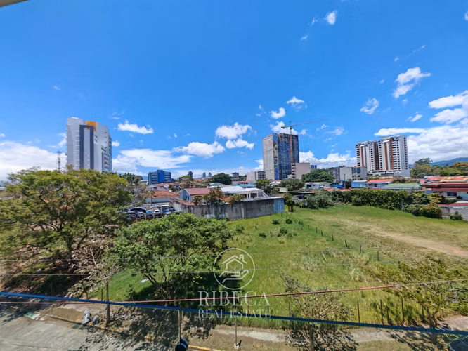 Apartamento Amueblado en La Sabana - Balcón con Terraza - Amenidades de Lujo - Vista Panorámica - Imagen 7
