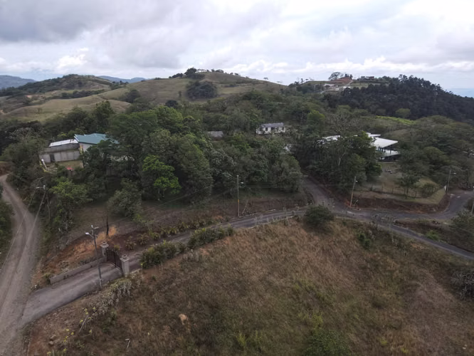Hermoso Lote en Venta con Impresionantes Vistas en San Ramón - Imagen 12