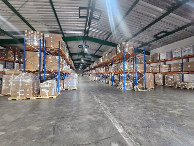 PAVAS EXCELENTES BODEGAS INDUSTRIALES. - Imagen 12