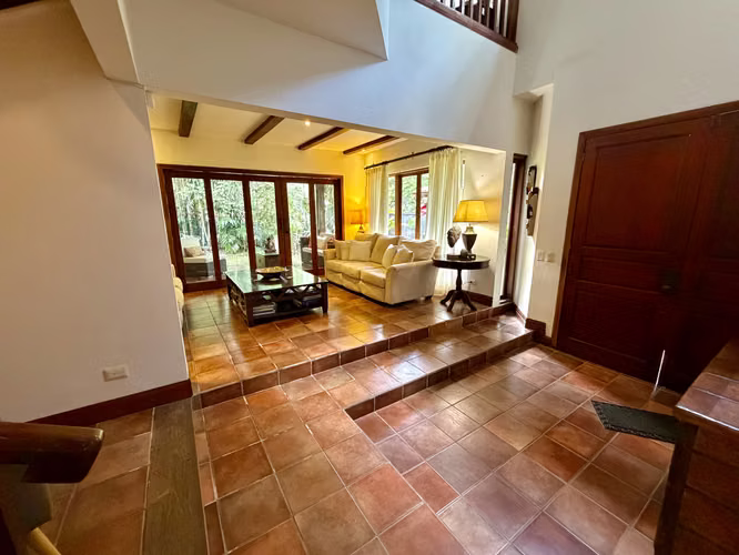Venta de Casa - montañas de Santa Ana