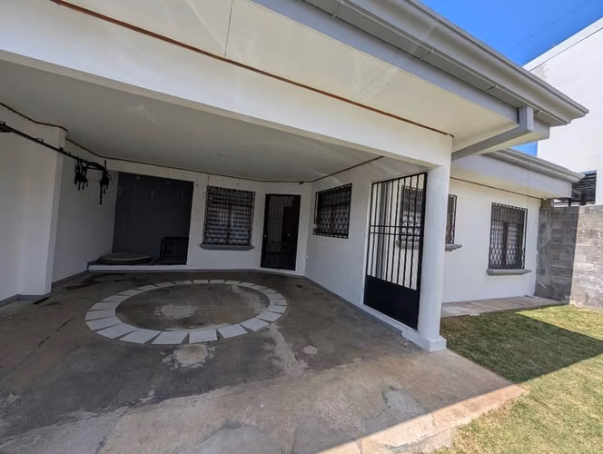 Se vende casa de un piso en San Joaquín de Flores -Heredia - Imagen 5