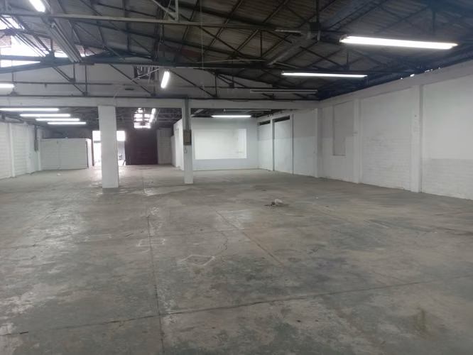 ALQUILER DE BODEGA EN PAVAS