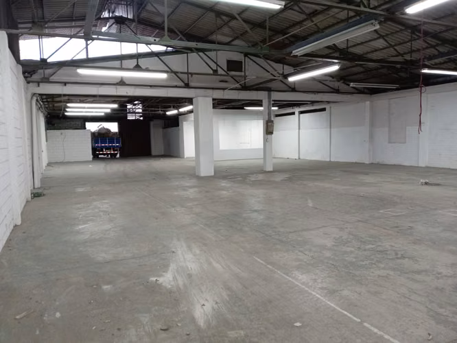 ALQUILER DE BODEGA EN PAVAS