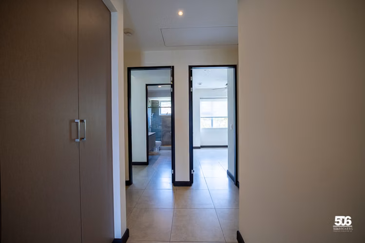Alquiler Apartamento en Guachipelin, Escazu, vista panorámica, línea blanca