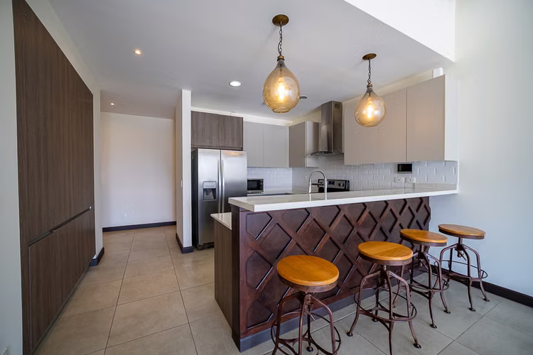 Alquiler Apartamento en Guachipelin, Escazu, vista panorámica, línea blanca
