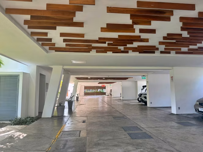 Venta condo amueblado a 50m de la playa, Sunset Boulevard, Jacó. (MV)