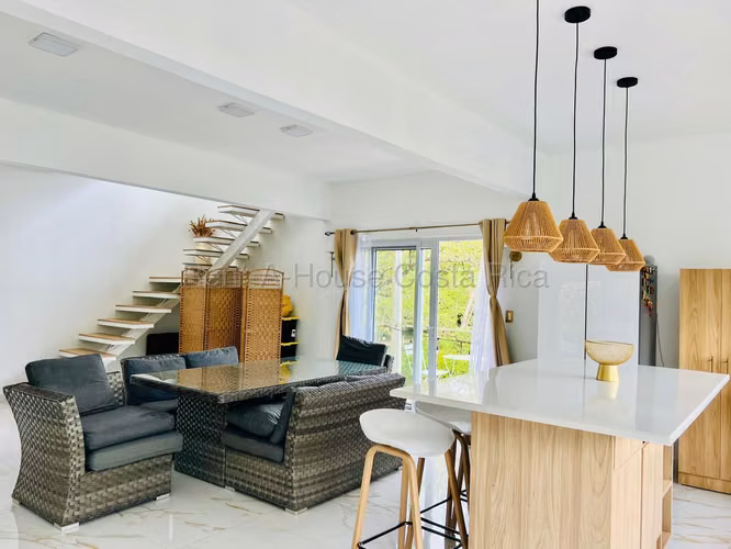 VENTA Casa Tipo Quinta en San Pedro de Turrubares: Naturaleza, Vista y Paz Total