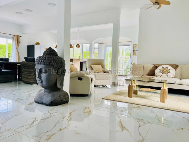 VENTA Casa Tipo Quinta en San Pedro de Turrubares: Naturaleza, Vista y Paz Total