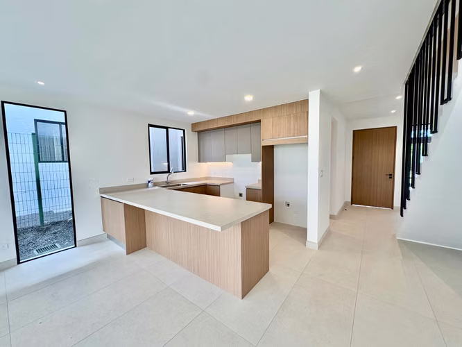 ALQUILER ¡ BARREAL HEREDIA ESTRENE CASA MODERNA 2 NIVELES 4HAB/ JARDIN