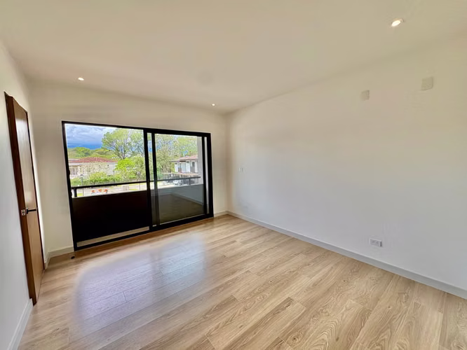 ALQUILER ¡ BARREAL HEREDIA ESTRENE CASA MODERNA 2 NIVELES 4HAB/ JARDIN