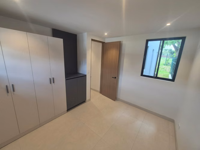ALQUILER ¡ BARREAL HEREDIA ESTRENE CASA MODERNA 2 NIVELES 4HAB/ JARDIN