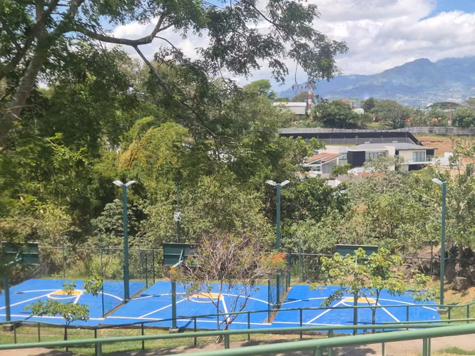 ALQUILER ¡ BARREAL HEREDIA ESTRENE CASA MODERNA 2 NIVELES 4HAB/ JARDIN