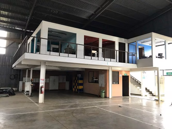 Bodega Industrial 2000 metros