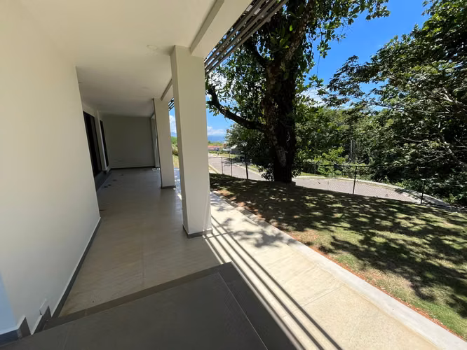 Venta de casa nueva en La Guácima