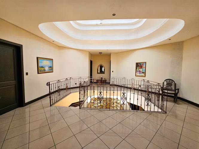 Venta de casa en Residencial Manantiales, Piscina y Seguridad 24/7