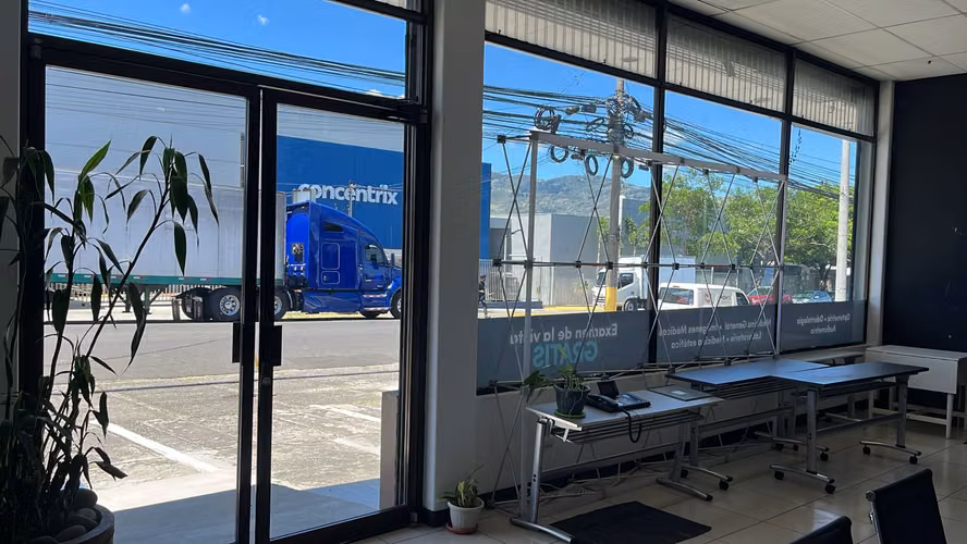 COMMERCIAL SPACE / MEDICAL CENTER FOR LEASE ROHRMOSER, PAVAS