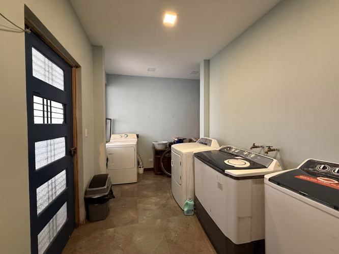 Venta de Casa en San Isidro de Coronado, Moderna y Espaciosa