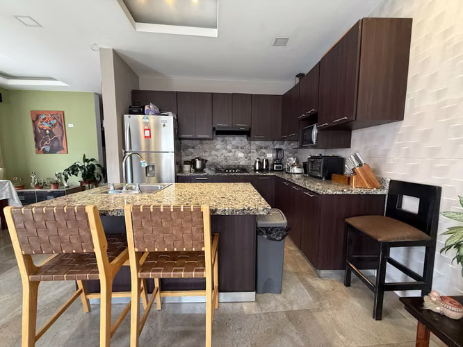 Venta de Casa en San Isidro de Coronado, Moderna y Espaciosa