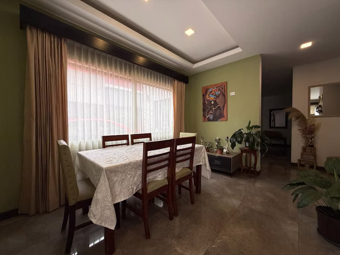 Venta de Casa en San Isidro de Coronado, Moderna y Espaciosa
