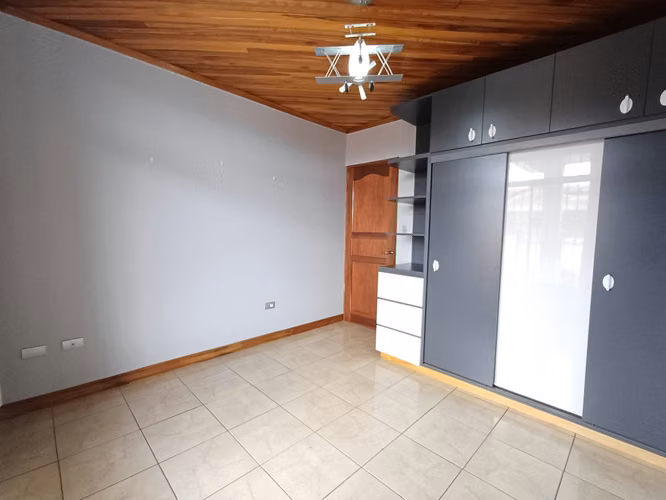 Se vende amplia & elegante casa - Imagen 11