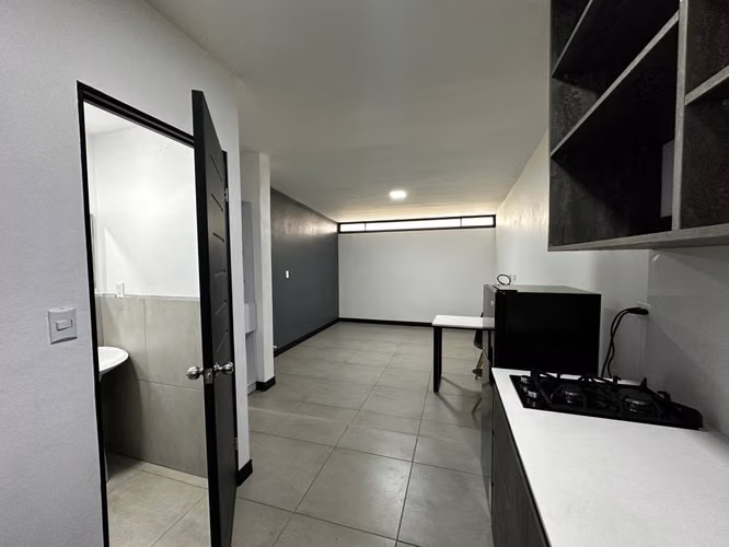 Alquiler de Apartamento Tipo Estudio Semiamueblado (Monoambiente)