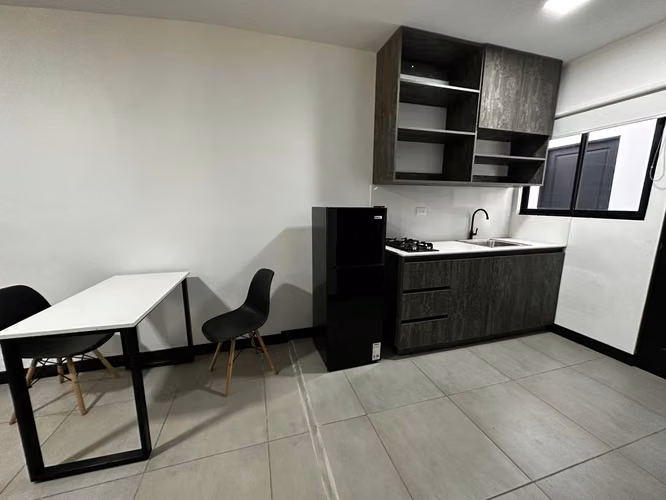 Alquiler de Apartamento Tipo Estudio Semiamueblado (Monoambiente)