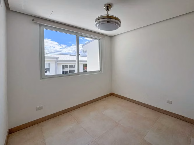 ALQUILER DE CASA CON JARDÍN Y LINEA BLANCA EN CONDOMINIO DISTRITO 7 BELEN - Imagen 8