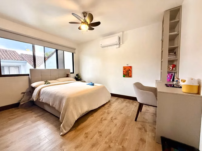 VENTA DE CASA EN CONDOMINIO PALMA REAL, Lindora Santa Ana 4849