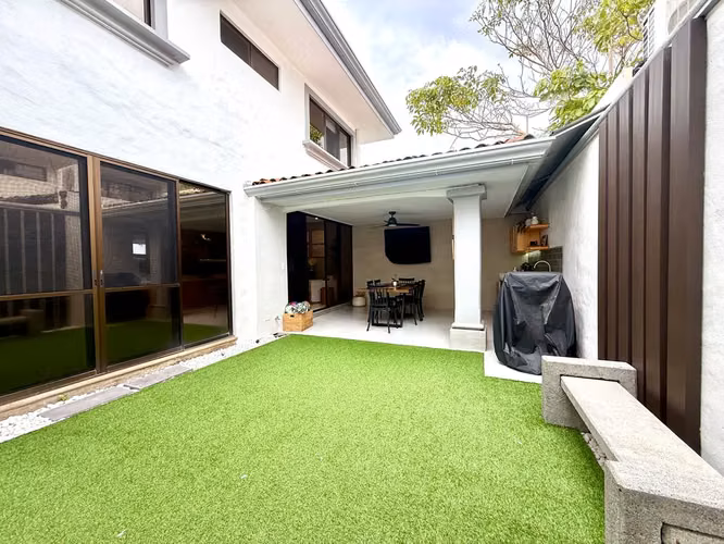 VENTA DE CASA EN CONDOMINIO PALMA REAL, Lindora Santa Ana 4849
