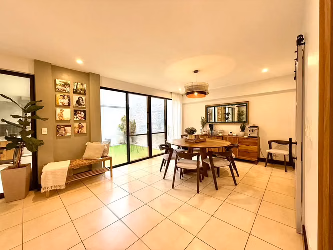 VENTA DE CASA EN CONDOMINIO PALMA REAL, Lindora Santa Ana 4849