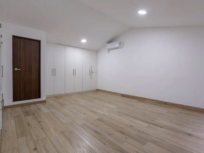 VENTA DE CASA INDEPENDIENTE EN POZOS 4827