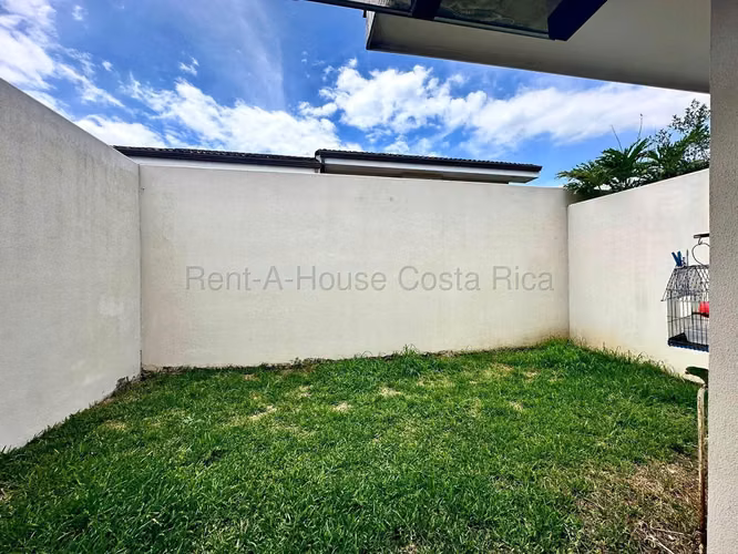 CASA EN VENTA SANTA ANA