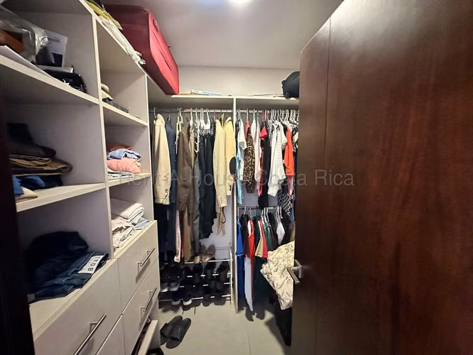 CASA EN VENTA SANTA ANA