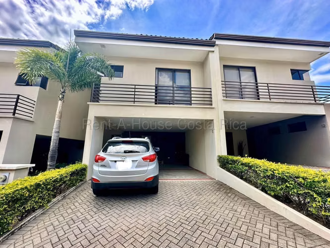 House for Sale in Santa Ana