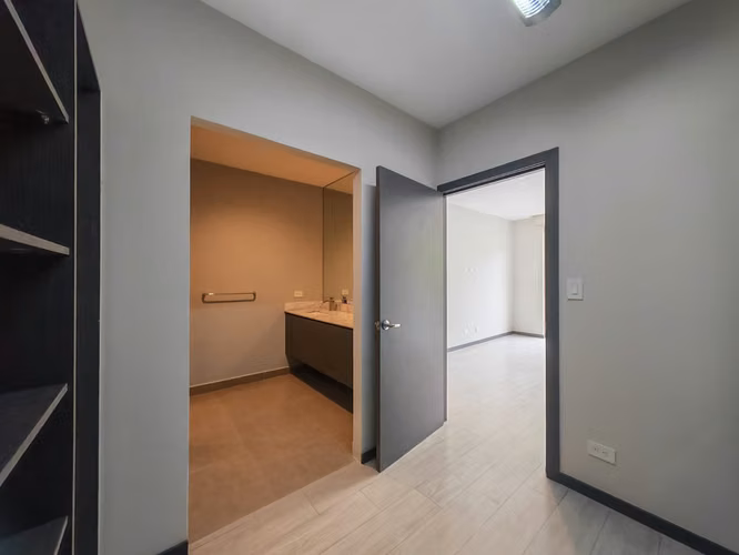 Apartamento en Alquiler- 2 habitaciones, 2 parqueos - Imagen 15